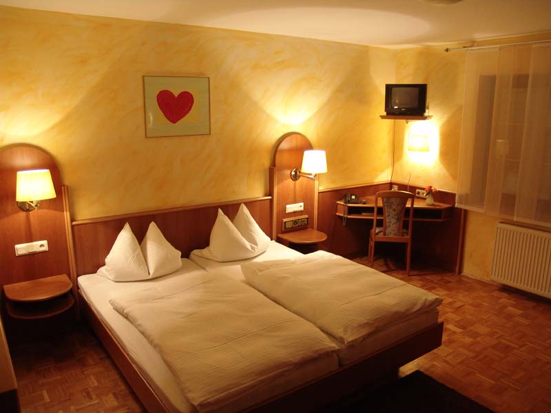 hotel-pension-taubertal_gaetsezimmer-3